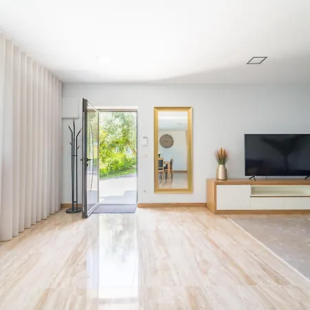 Casa De Eiro By House And People